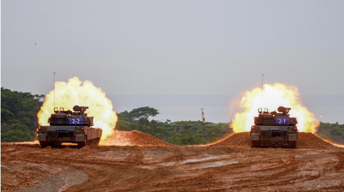 M1A2T tanks from the ROC Army’s 584th Armored Brigade conduct test firings at the Kengzikou Training Ground near Hsinchu during the Han Kuang exercise (July 10)