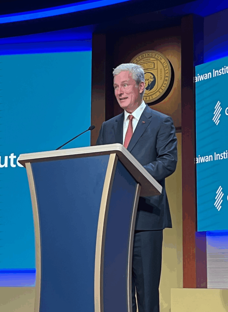 The 27th US National Security Advisor Ambassador (ret.) Robert C. O’Brien delivering a keynote speech.