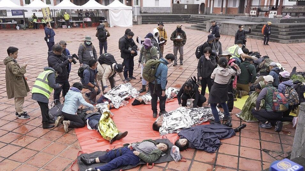 Volunteers with the Taiwan civil defense NGO Kuma Academy conduct first aid training (January 2024)