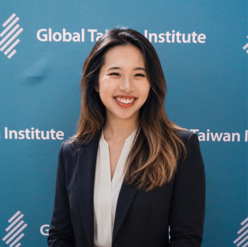 Mina Chen Headshot