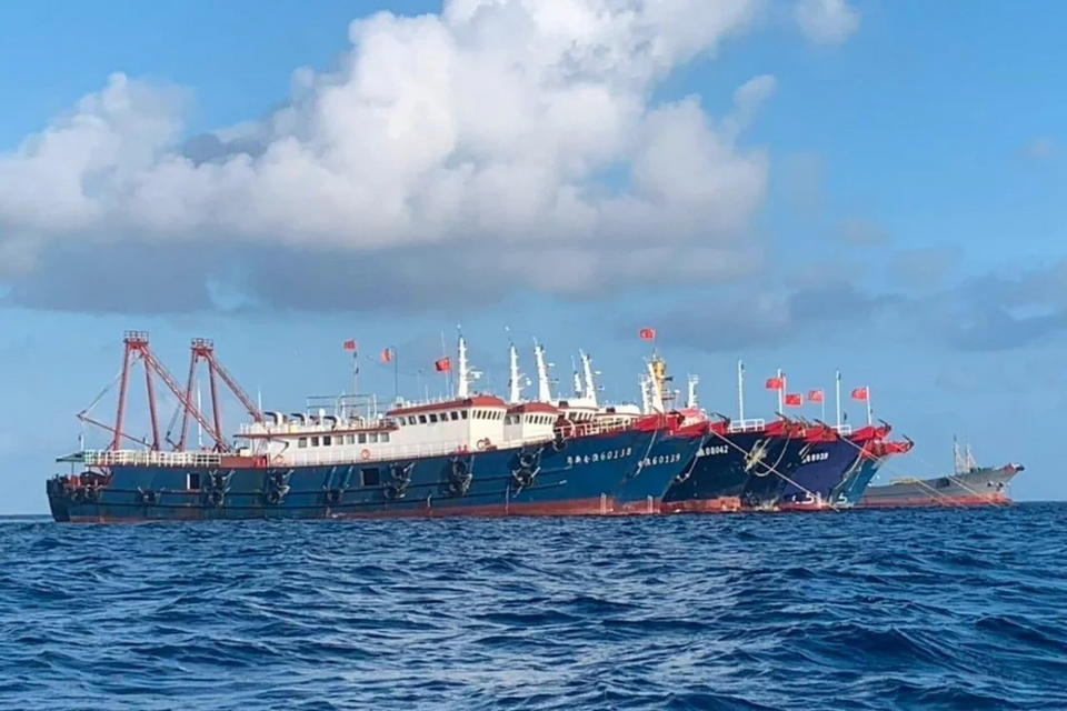 Chinese_vessels_at_Whitsun_Reef.webp Chinese vessels at Whitsun Reef.webp