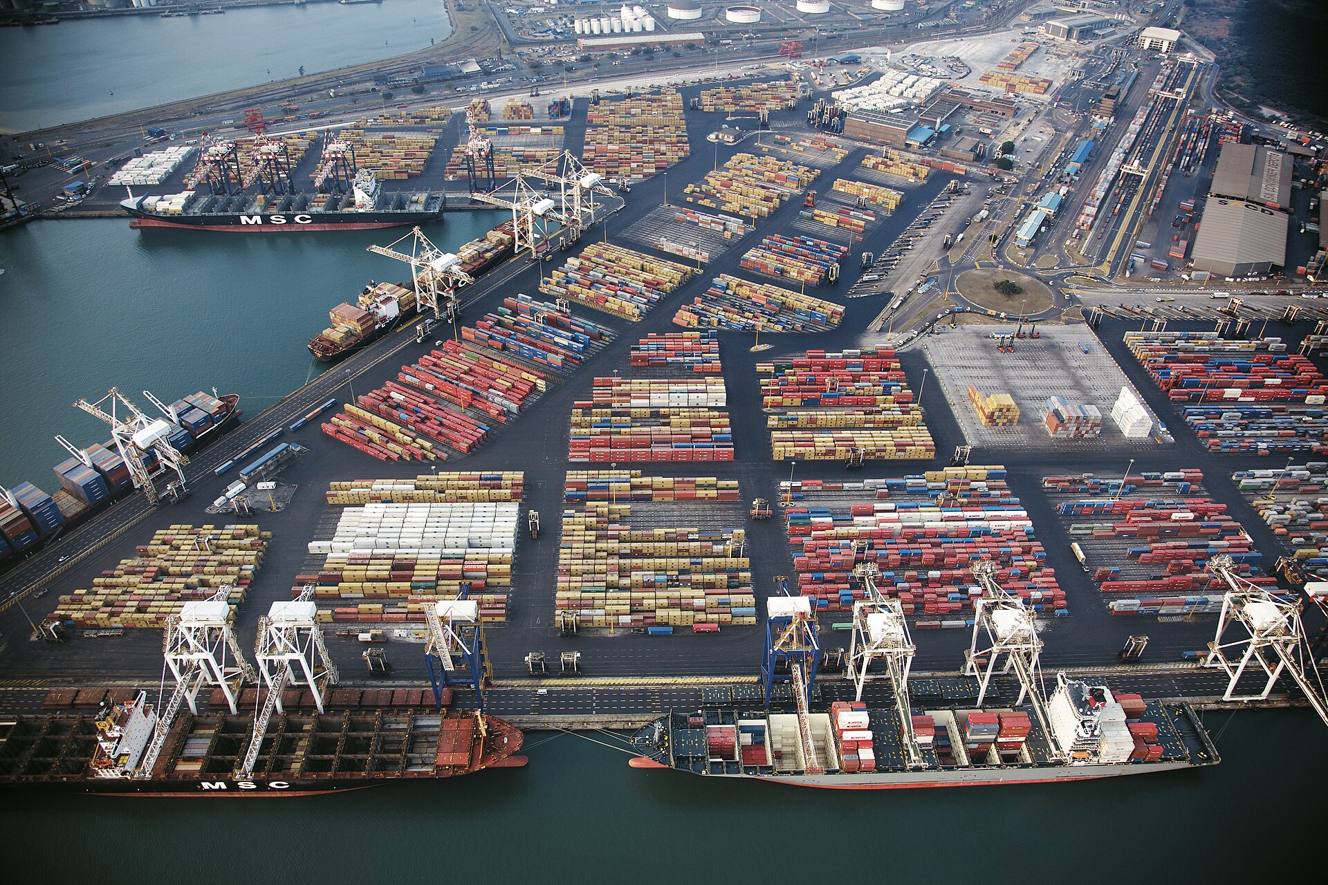 Durban container port (24747434937)